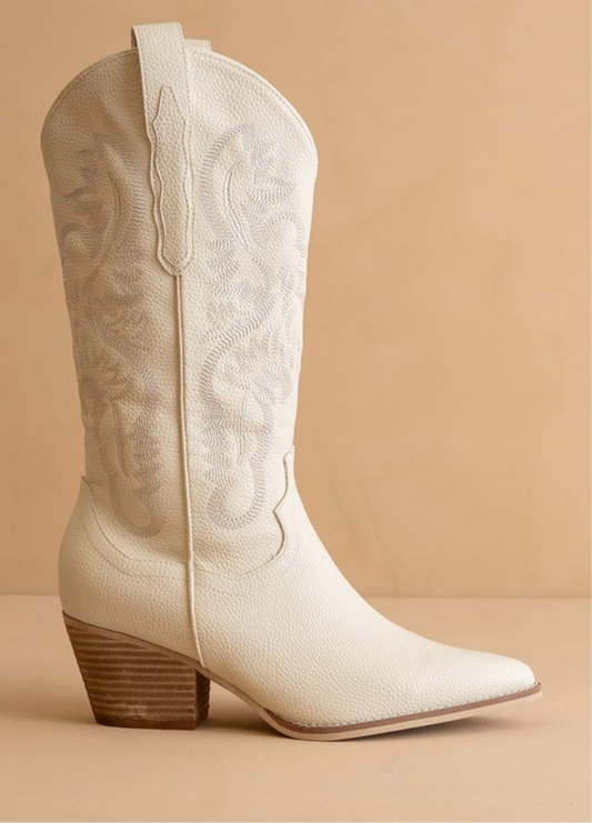 The Ainsley White |
Embroidered Cowboy Western Boot